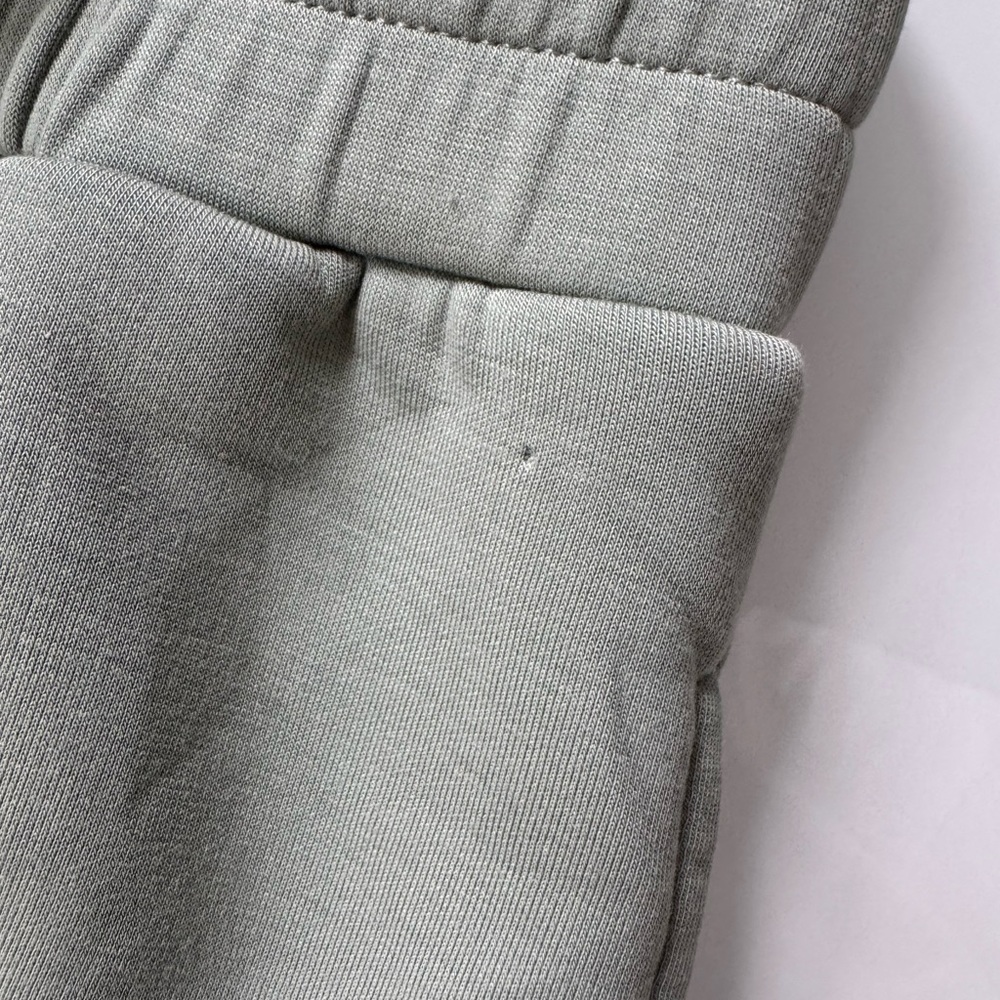 NWT Varley Slim Cuff Pant 27.5” Green Joggers - Size XS - Picture 3 of 7